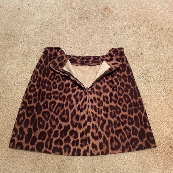Hot Leopard Mini Skirt in Microsuede - Picture 9 of 11